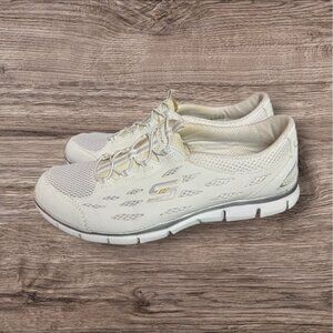 Skechers 22603W Air Cooled Memory Foam Slip On Sneakers White Size US 11